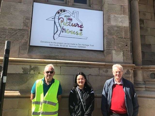 Shantal with Dave Macrae of TDDT (left) and Richard Littlewood, Chairman of the Tainand Easter Ross Civic Trust and her winning design