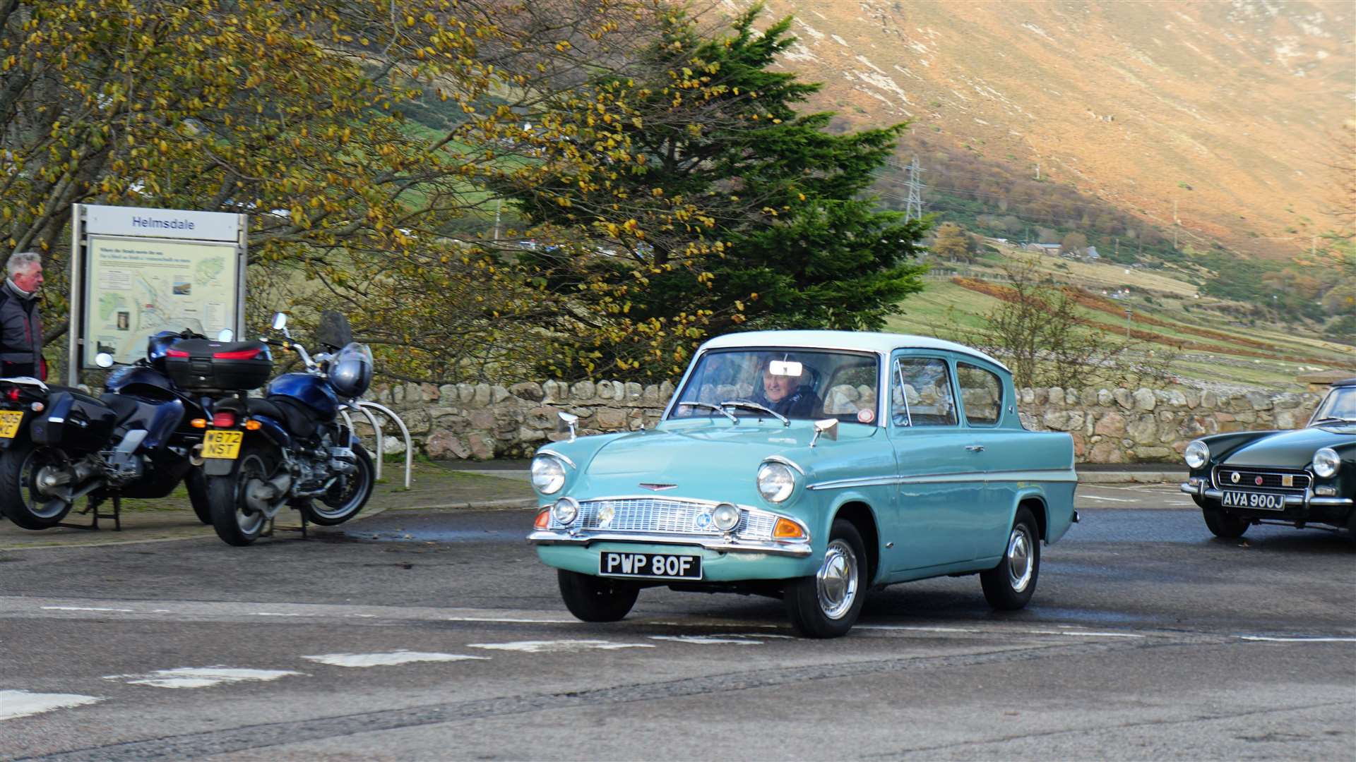 This gleaming 1967 reg Ford makes its way from Helmsdale. Picture: DGS