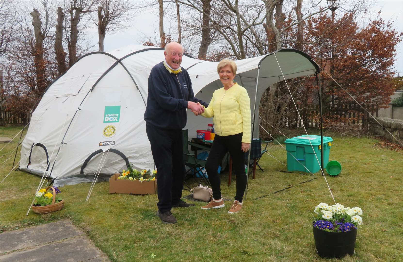 Cllr Deirdre Mackay visits Alistair Risk, who is highlighting the plight of Ukrainian refugees by moving into a tent for five days.