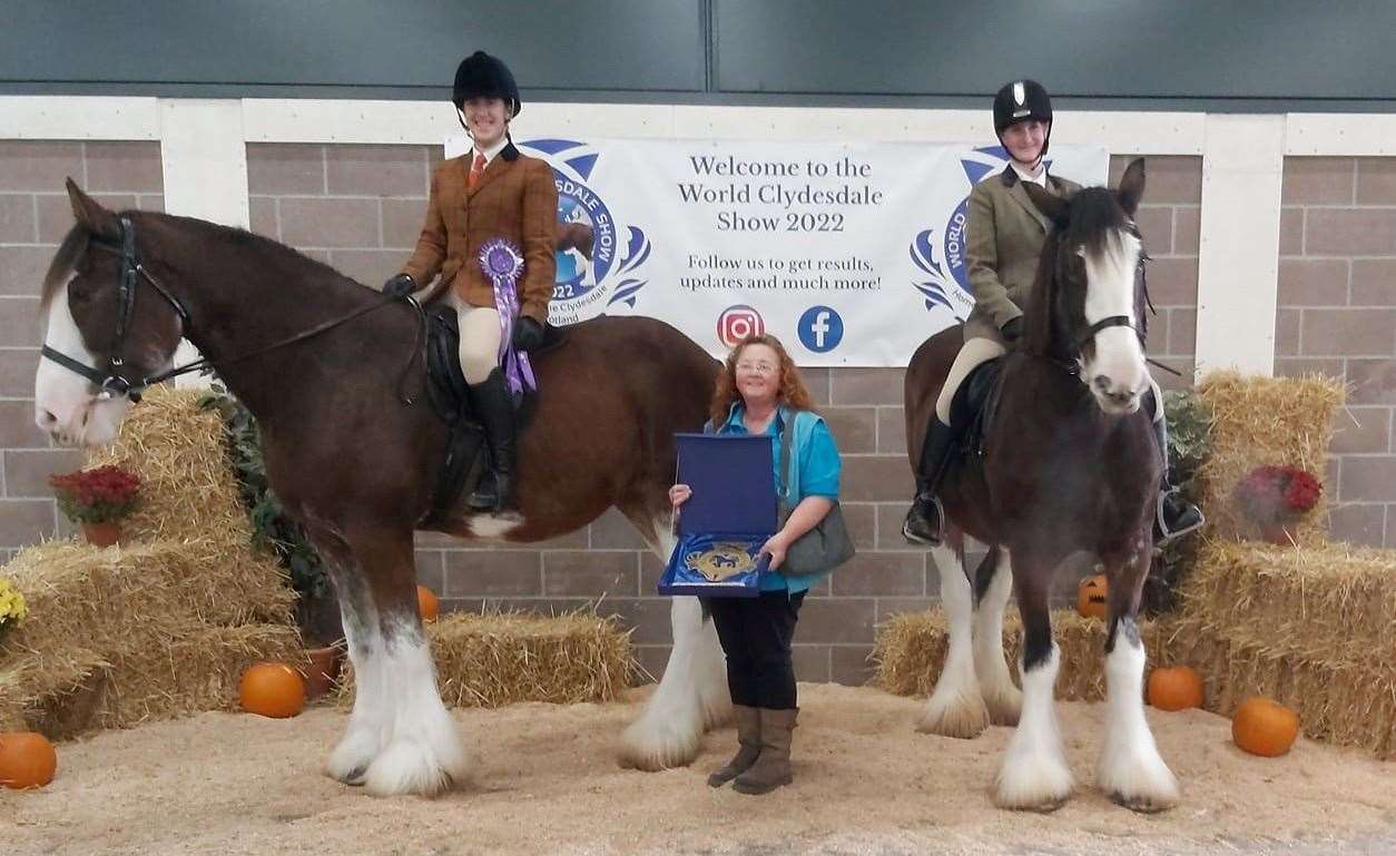 WCS Novice Rider Class Lisa Wilson & Maisie and Abby Holliday with Maggie