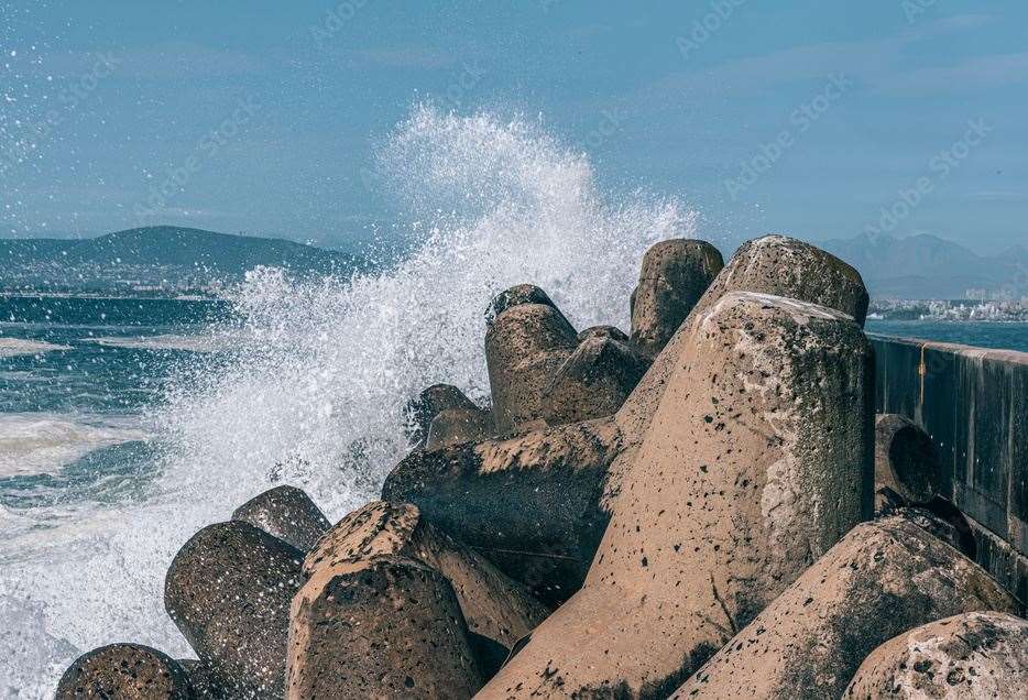 Dolos are wave-dissipating tetrapod concrete blocks weighing up to 80 tonnes. The blocks can be interlocked. Adobe Stock Image