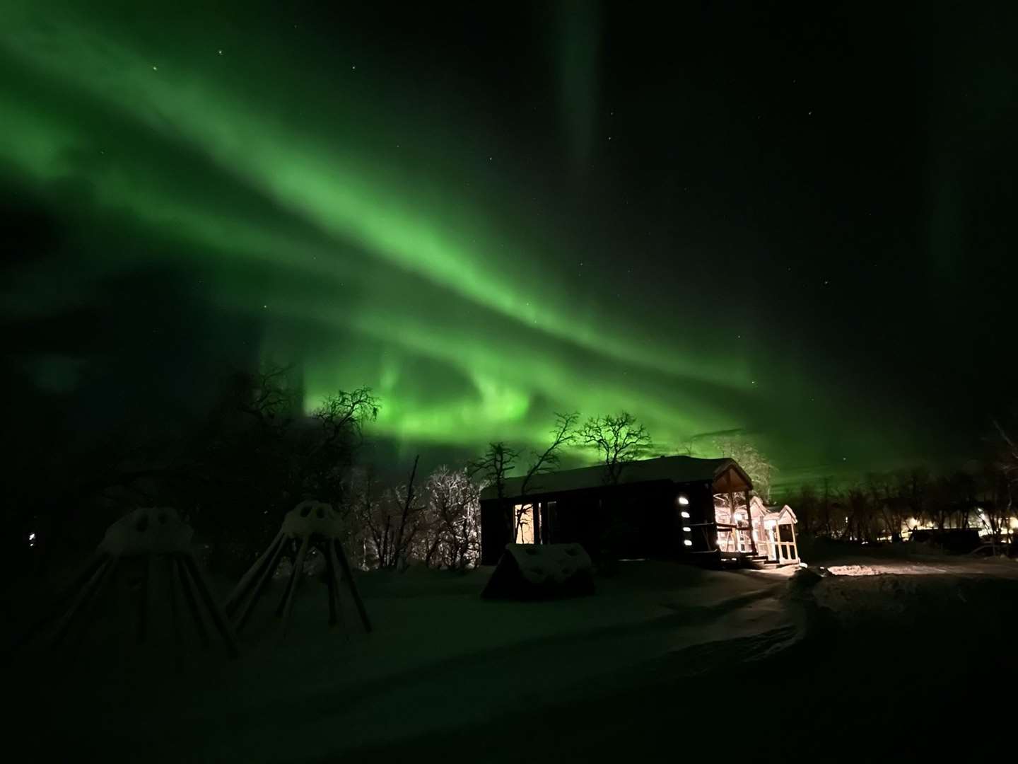 Rhionna said she experienced spectacular shows of the Northern Lights with the sky lighting up and streaks of purple "spinning and dancing" before her eyes.