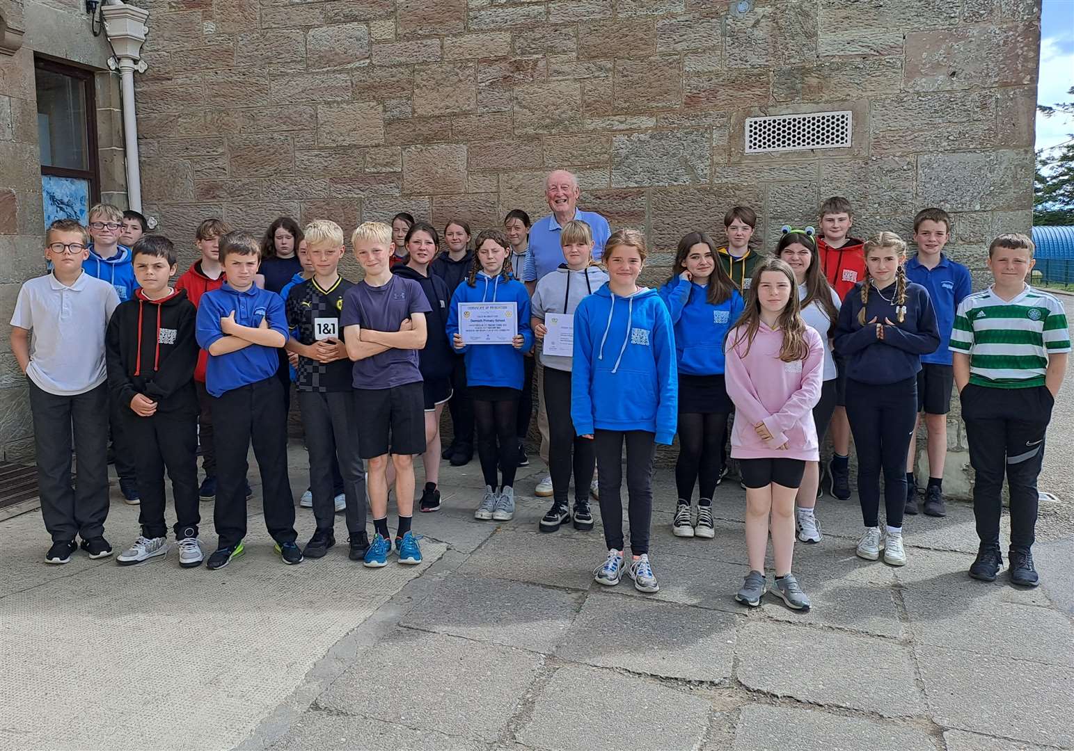 Alistair Risk with members of Dornoch RotaKids.