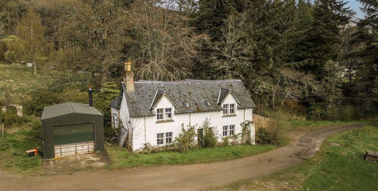 Included in the sale is a separate cottage, formerly the chauffeur's accommodation.