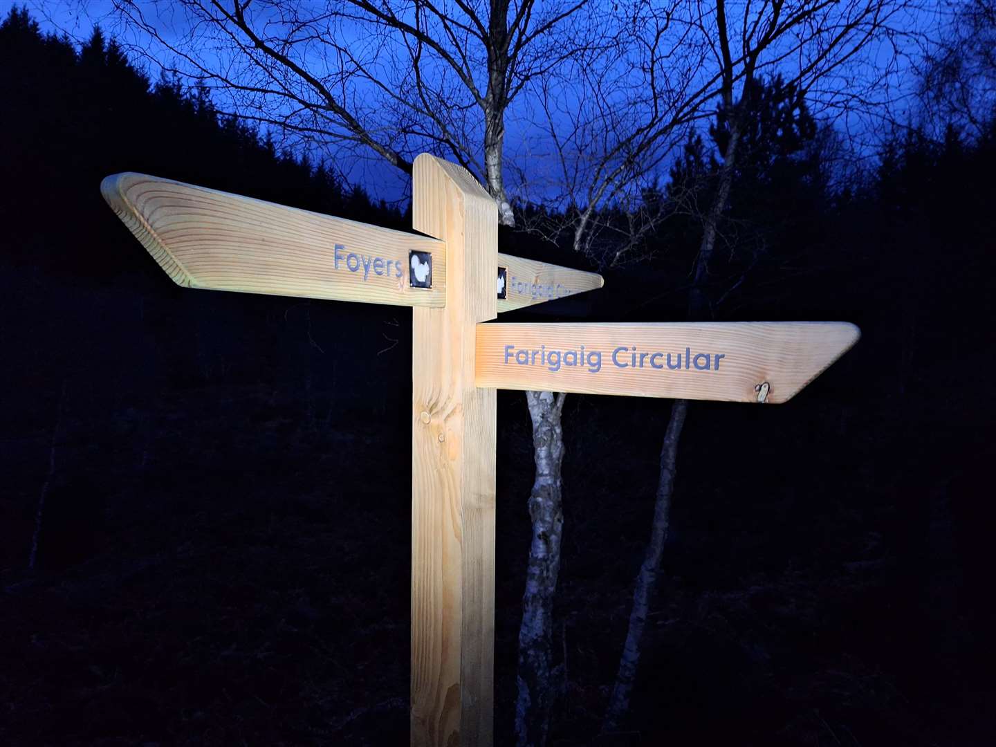 A new fingerpost for the Farigaig Circular route.