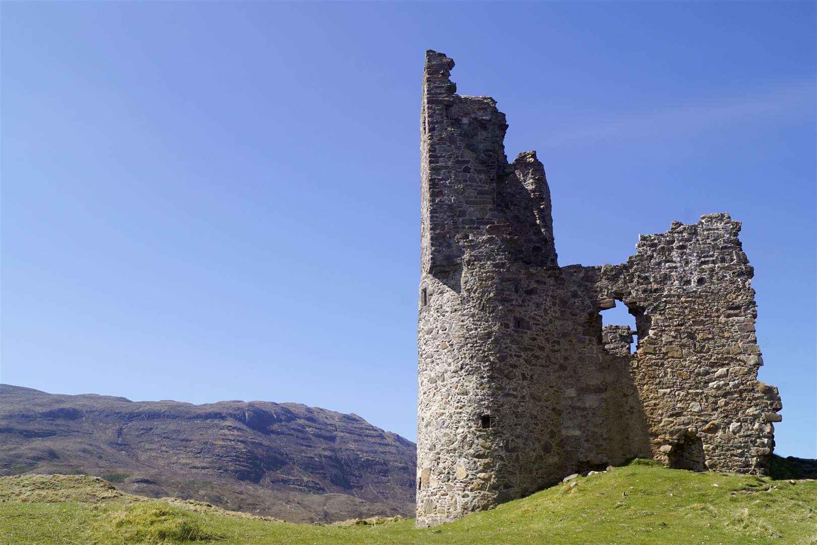 Ardvreck Castle at Loch Assynt.