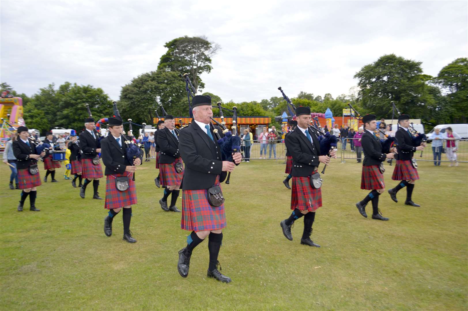 Tain Pipe Band will lead the parade down to the Links to kick off Gala Saturday.