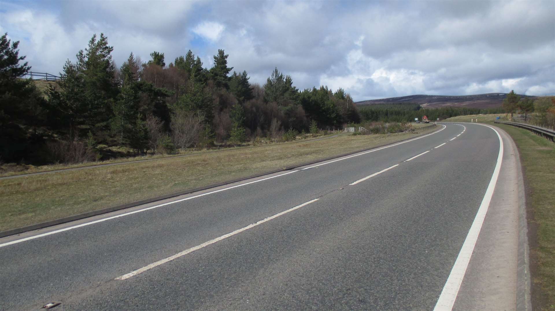 A six mile stretch of the A9 between Tomatin and Moy set for dualling is now delayed.