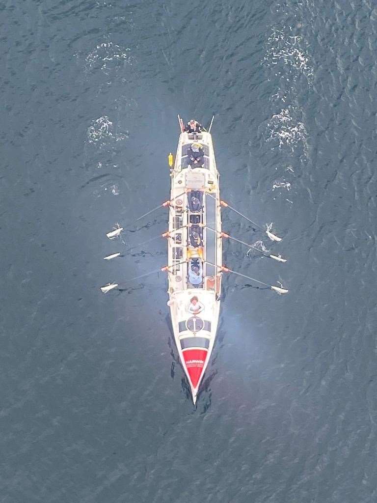The female rowing team has successfully crossed the Pentland Firth.