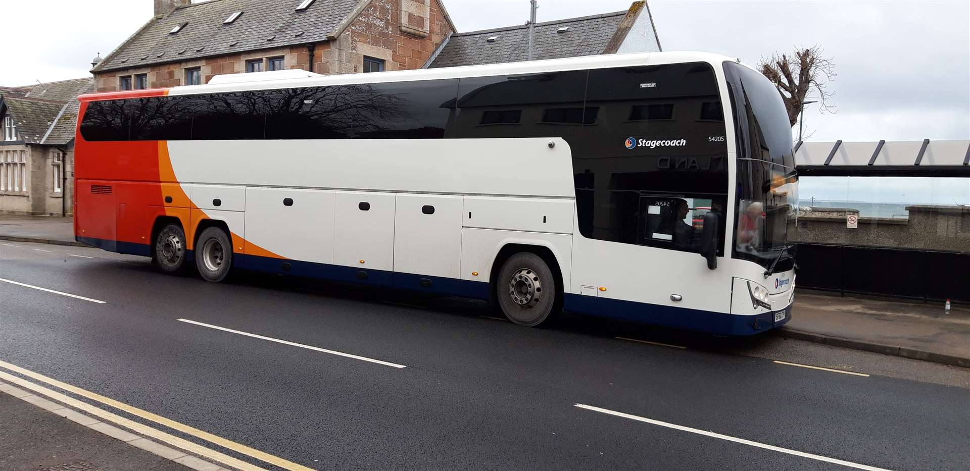 A motion has been put down to Highland Council to provide free bus passes to refugees from Ukraine.