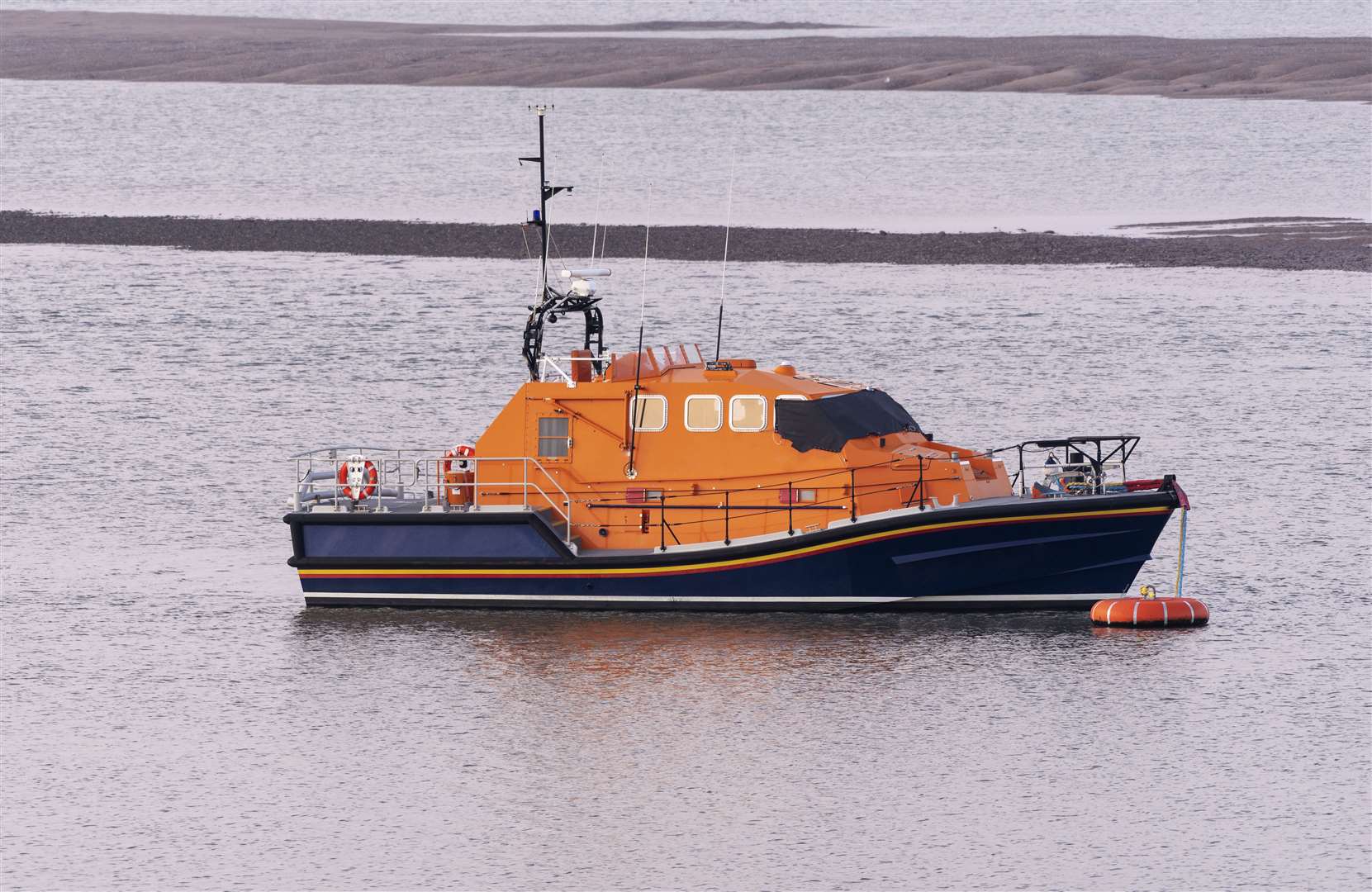 The coastguard co-ordinated the rescue effort.