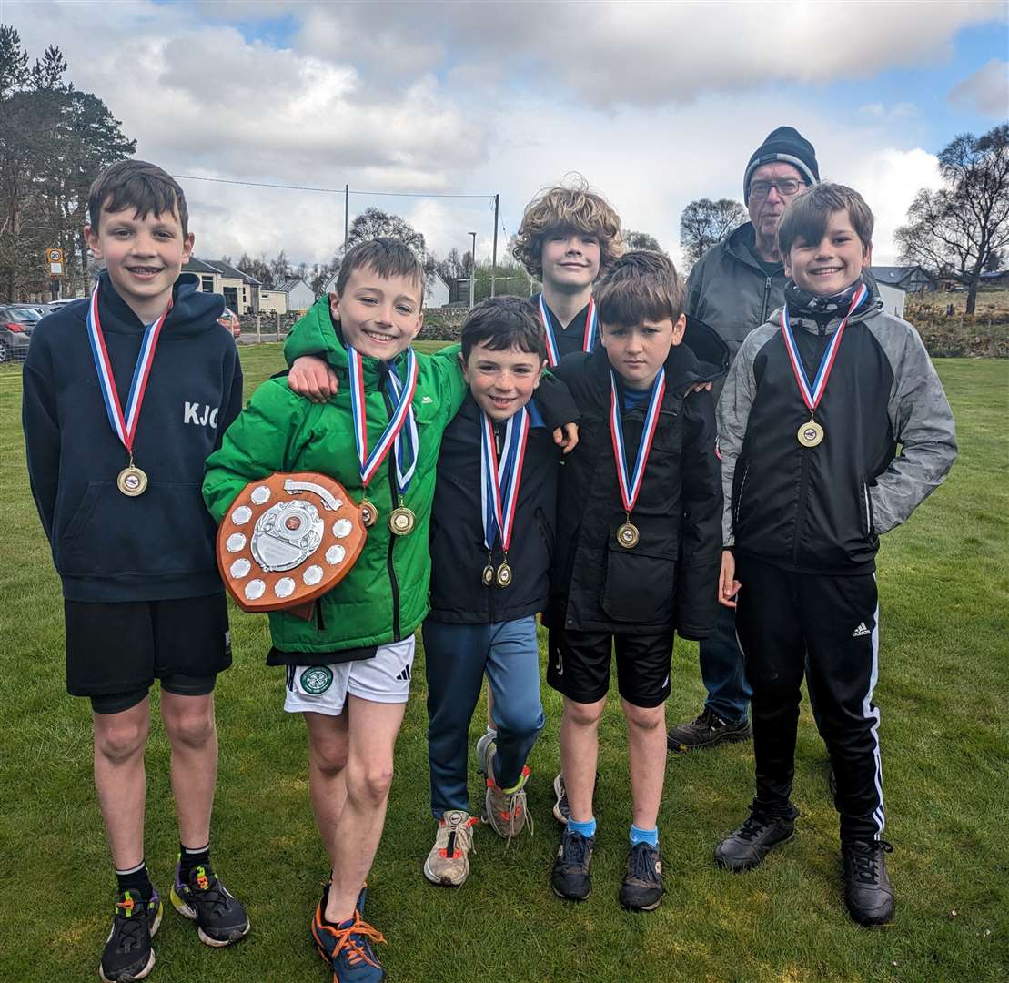 Dornoch Primary School took the trophy in the Big Schools boys’ race.