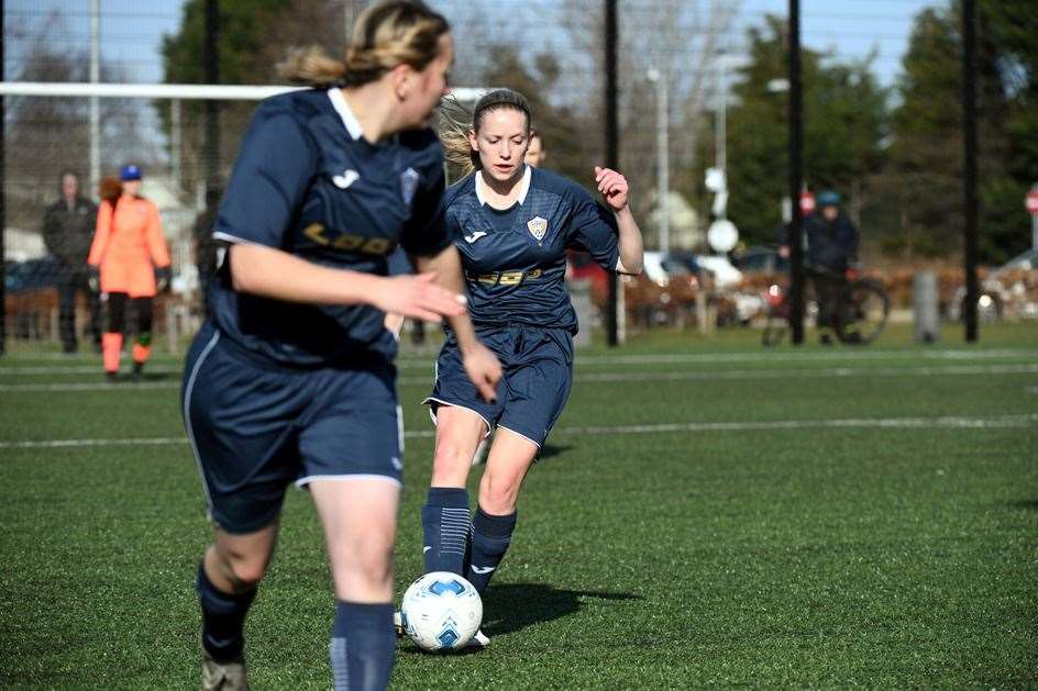 Megan Mackay with the ball. Picture: James Mackenzie.