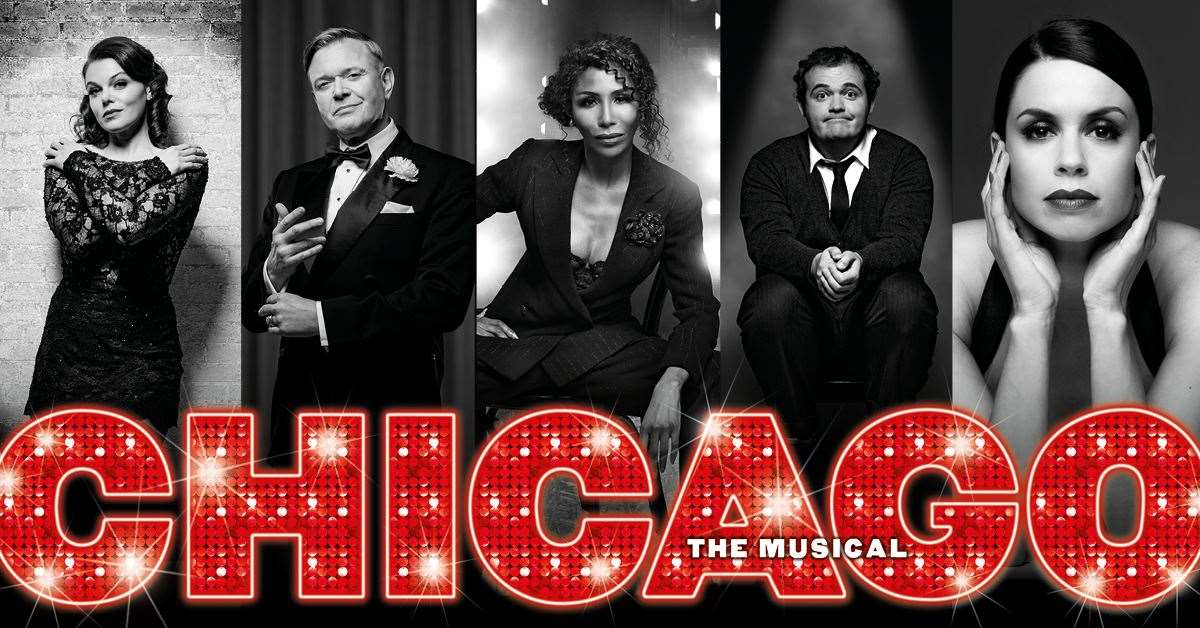 Sinitta(centre) joins Chicago stage musical cast.