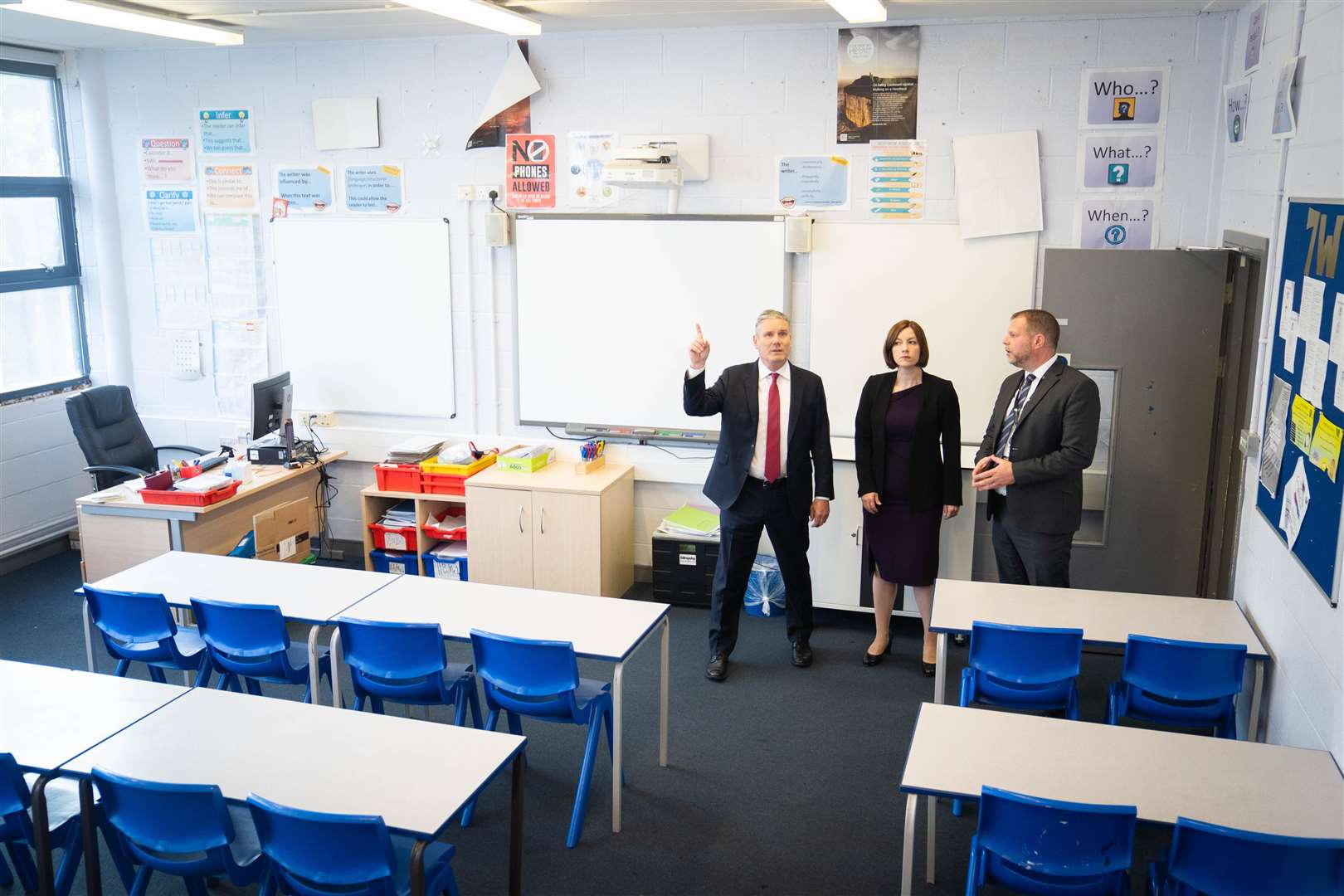 Labour leader Sir Keir Starmer, Shadow Education Secretary Bridget Phillipson, and Headteacher Andy Webster observe a classroom during a visit to Park View School in London, which has been significantly affected by the Raac crisis (James Manning/PA)