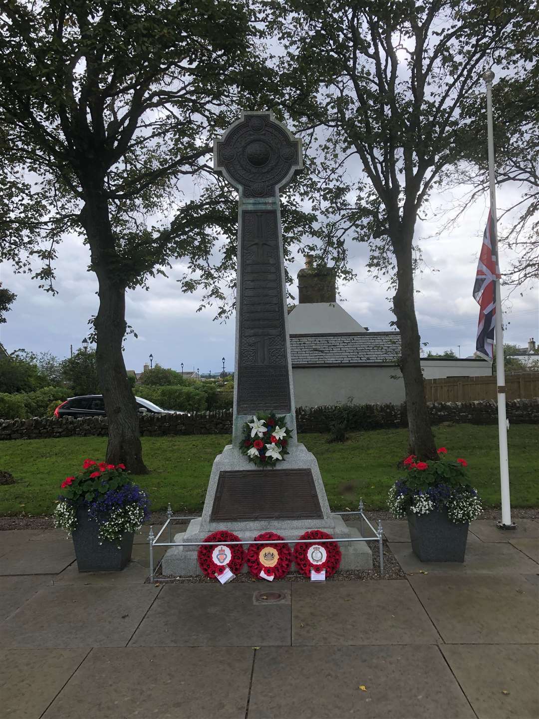 Wreaths were laid by Donald Rowe, chairman of RBLS Golspie branch and Captain Paul Lemkes president of the RNA Sutherland Branch. A beautiful floral wreath was laid by Ross Whitehead on behalf of the village.
