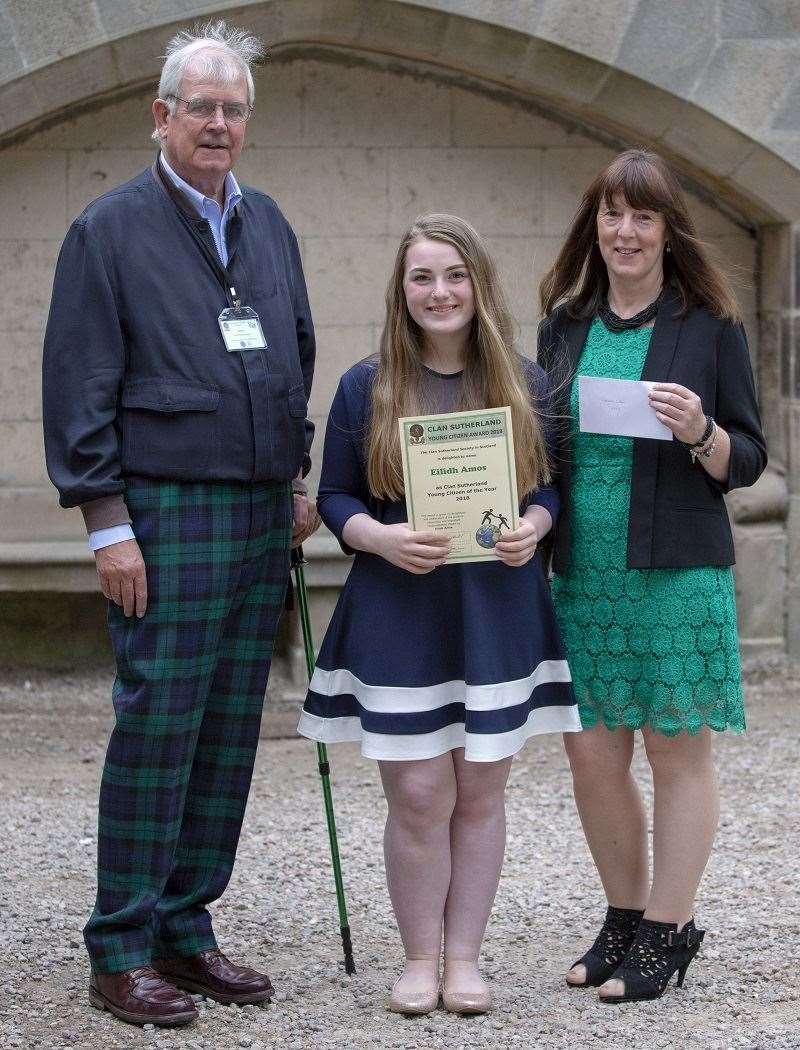 Eilidh Amos from Kinlochbervie High School was the inaugural winner of the Sutherland Young Citizen of the Year award in 2018. She was presented with her award by Lord Strathnaver (now Earl of Sutherland, Chief of Clan Sutherland) alongside Catherine Galvao, from TYKES, the local charity chosen by Eilidh to share her prize. Now the award is being relaunched with support from the Northern Times.