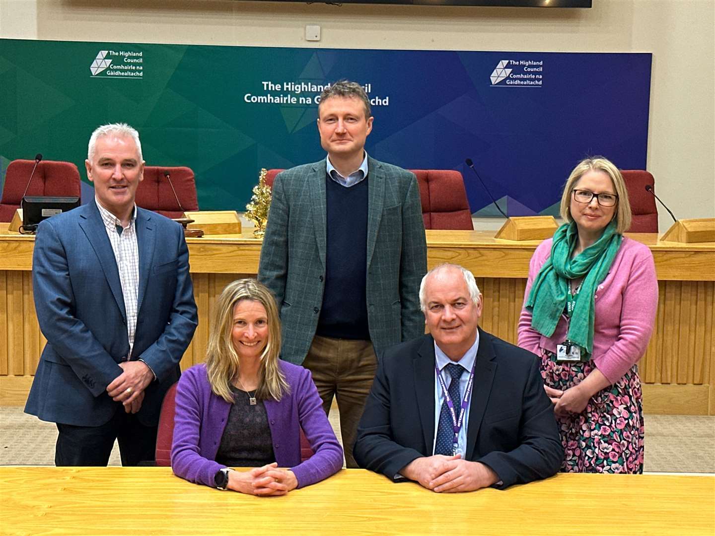 NatureScot CEO Francesca Osowska (front left) meets with Highland Council Leader, Cllr Raymond Bremner (front right) to mark the local authority’s signing of the Edinburgh Declaration. Also pictured (from left to right at the back) is Highland Council’s Climate Change Committee Chair Cllr Karl Rosie, NatureScot’s Director of Nature and Climate Change Nick Halfhide and Highland Council’s Acting Depute Chief Executive & Executive Chief Officer, Performance and Governance Kate Lackie.