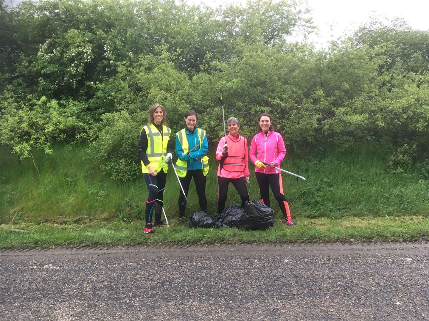 Catriona Hill, Jenny Rush, Karen Swinden and Elissa Steven collecting the litter.